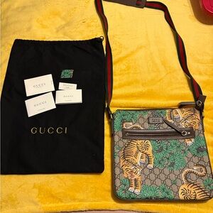 Gucci Crossbody Bag with Tiger Print - Green and Brown